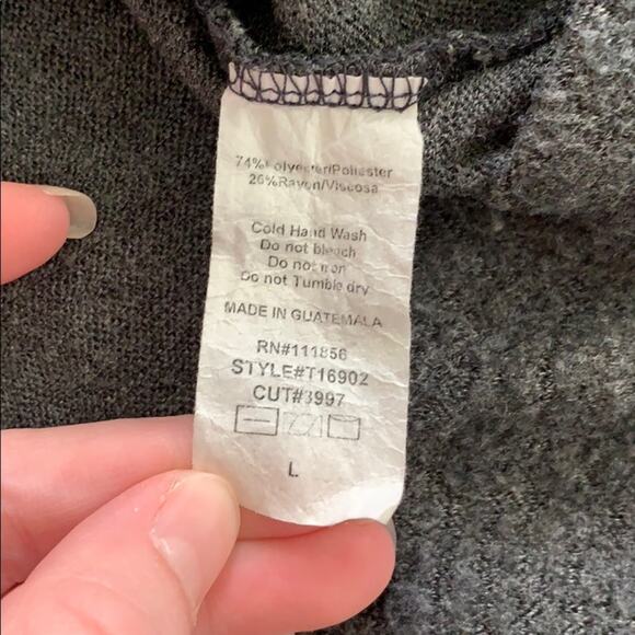 Cherish Cozy Gray Cold Shoulder Top L - Picture 5 of 6